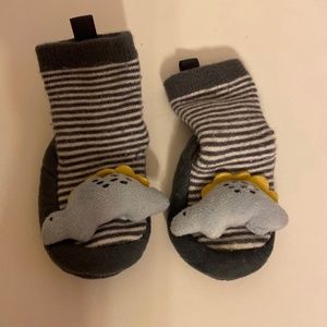6mos Rattle slippers